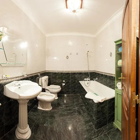 Majestic Manor In With Private Pool Holiday home