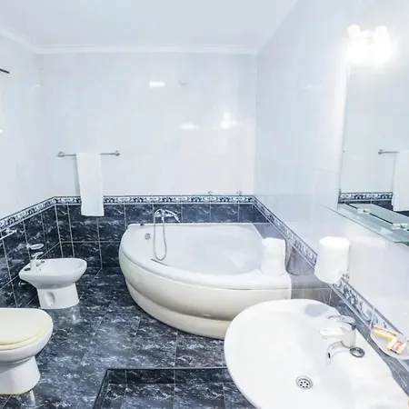 Majestic Manor In With Private Pool