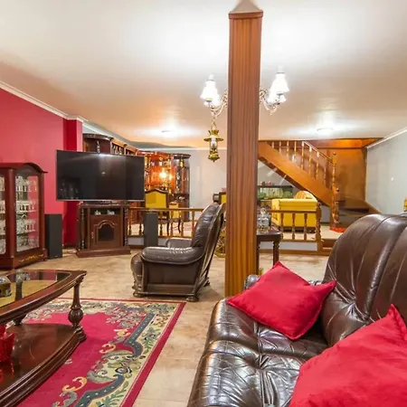 Majestic Manor In With Private Pool بيت للعطل