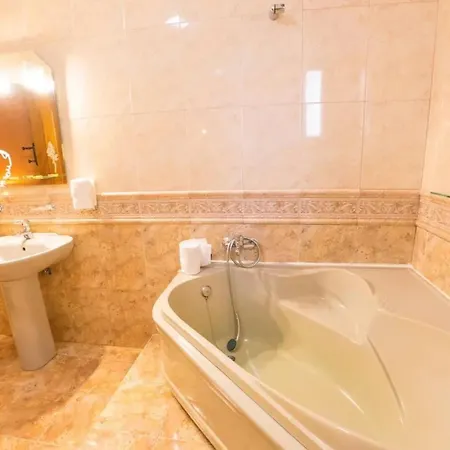 Majestic Manor In With Private Pool بيت للعطل *
