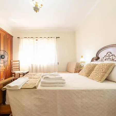 Majestic Manor In With Private Pool