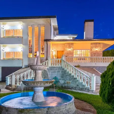 Majestic Manor In With Private Pool Casa vacanze Valenca