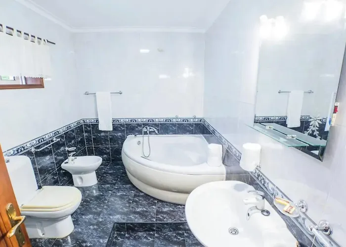 Majestic Manor In With Private Pool